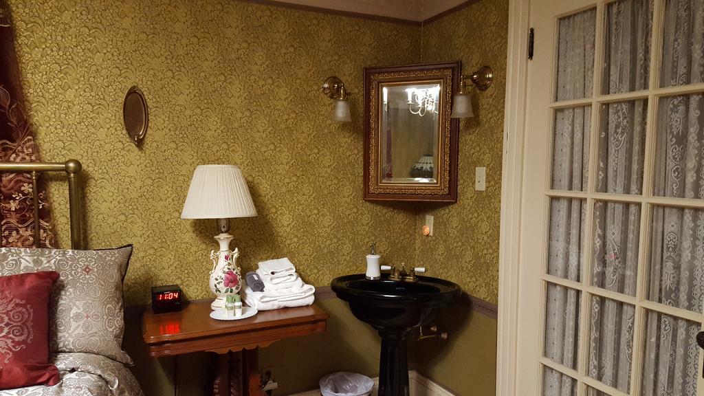 Holidae House Bed & Breakfast Бетел Экстерьер фото