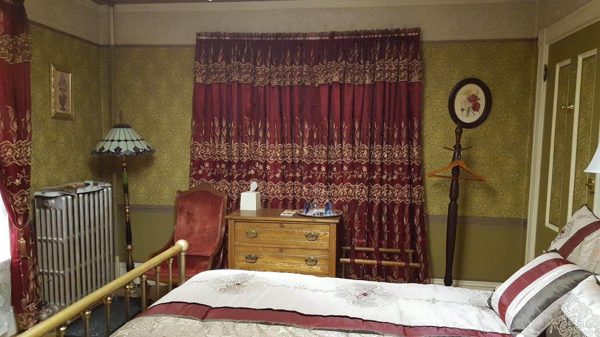 Holidae House Bed & Breakfast Бетел Экстерьер фото