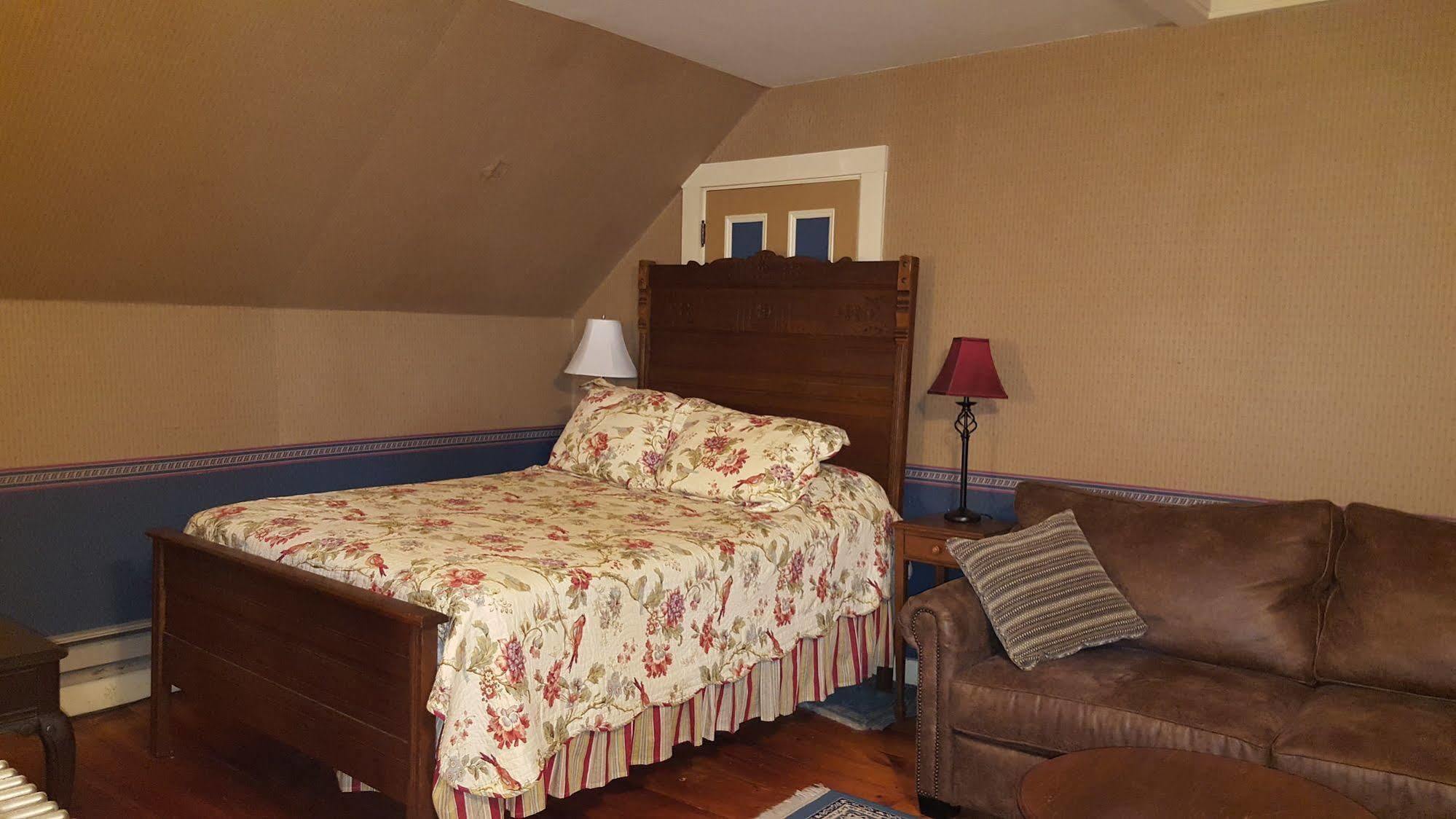 Holidae House Bed & Breakfast Бетел Экстерьер фото