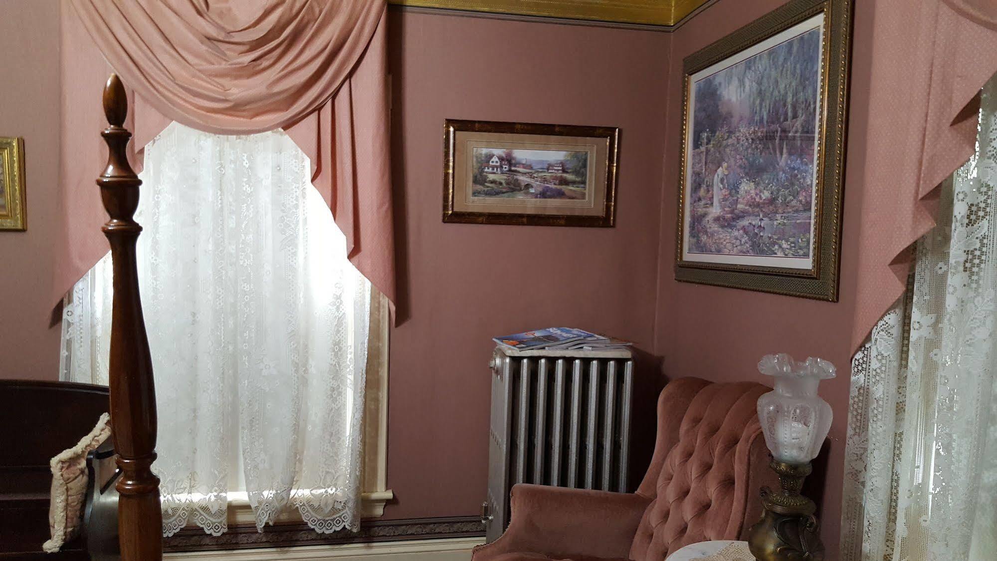 Holidae House Bed & Breakfast Бетел Экстерьер фото